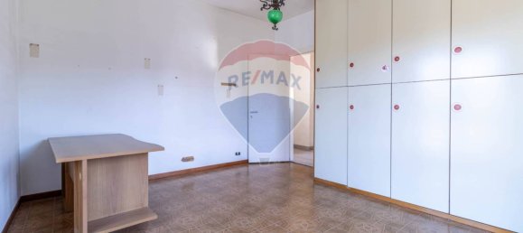 Villa de 6 dormitorios en Varallo Pombia, Italy No. 110547 31