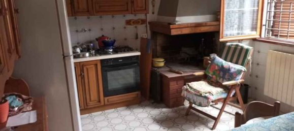 4 rooms House in Prato, Italy No. 271877 7