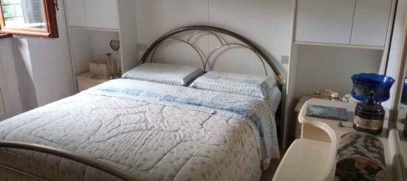 4 rooms House in Prato, Italy No. 271877 4