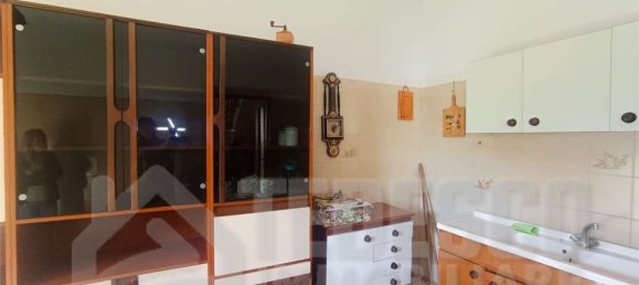 Casa de 6 divisões em San Lorenzello, Italy N.º 300344 8