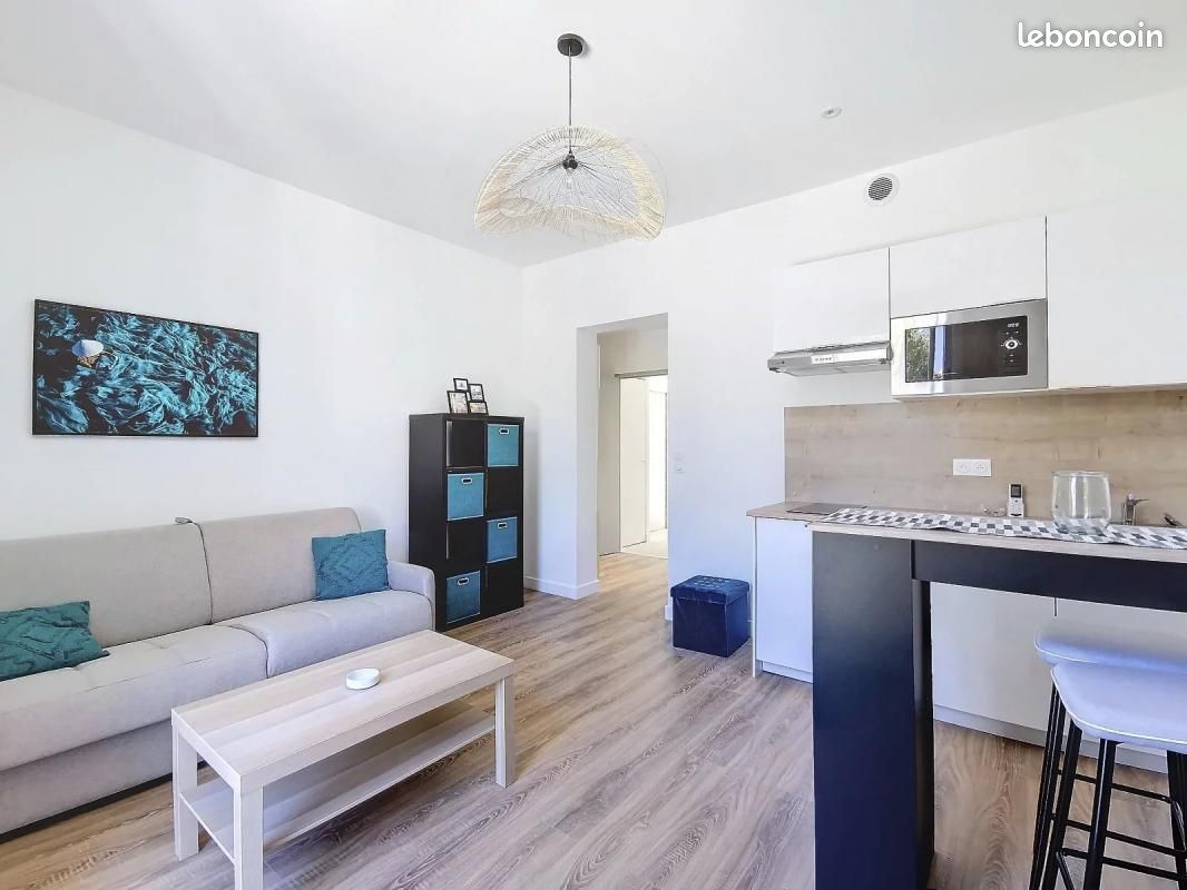 Estudio en Cannes, France No. 336904