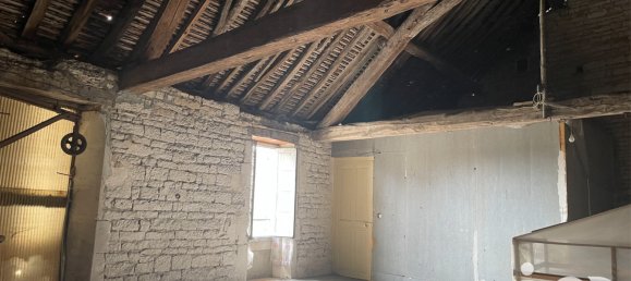 3 Schlafzimmer Haus in Yrouerre, France, Nr. 202023 11