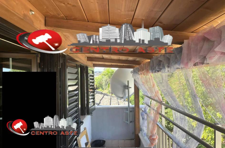 Квартира с 8 спальнями в Кьети, Италия № 229944