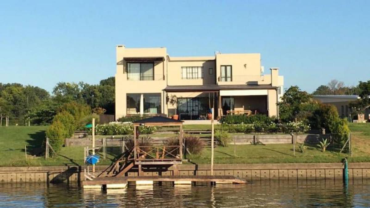 3 bedrooms House in Tigre, Argentina No. 92332