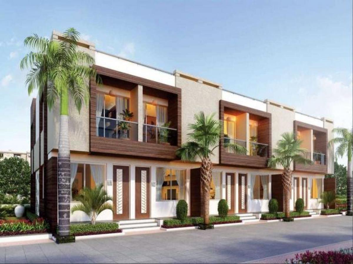 5 bedrooms House in Surat, India No. 47411