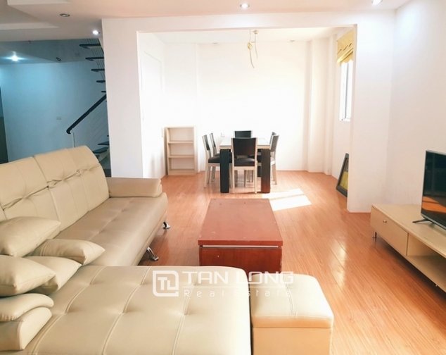 4 bedrooms Apartment in Tay Ho, Vietnam No. 1792