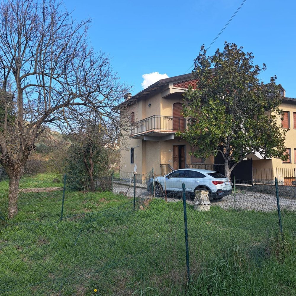 5-salle Appartement à Arezzo, Italy No. 49400