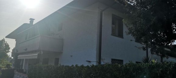 3 rooms Apartment in Massa, Italy No. 192953 2