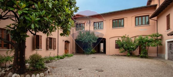 10 bedrooms House in Calvagese della Riviera, Italy No. 308690 14