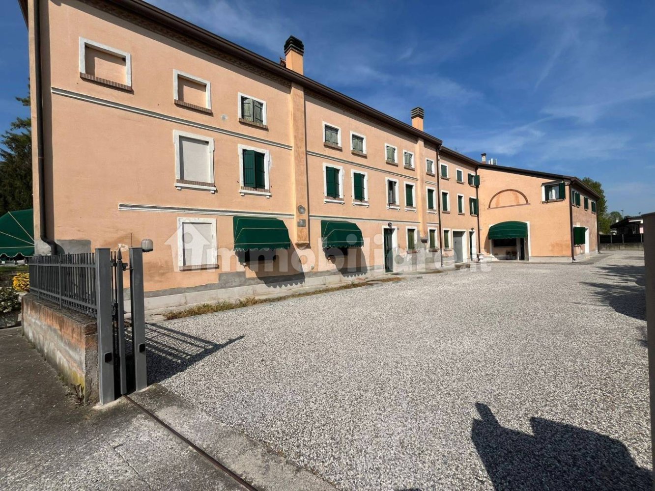 2 bedrooms Apartment in Casale di Scodosia, Italy No. 344743