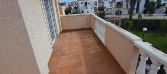5 bedrooms Building in Torrevieja, Spain No. 13205 11