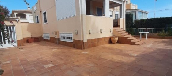 5 bedrooms Building in Torrevieja, Spain No. 13205 19