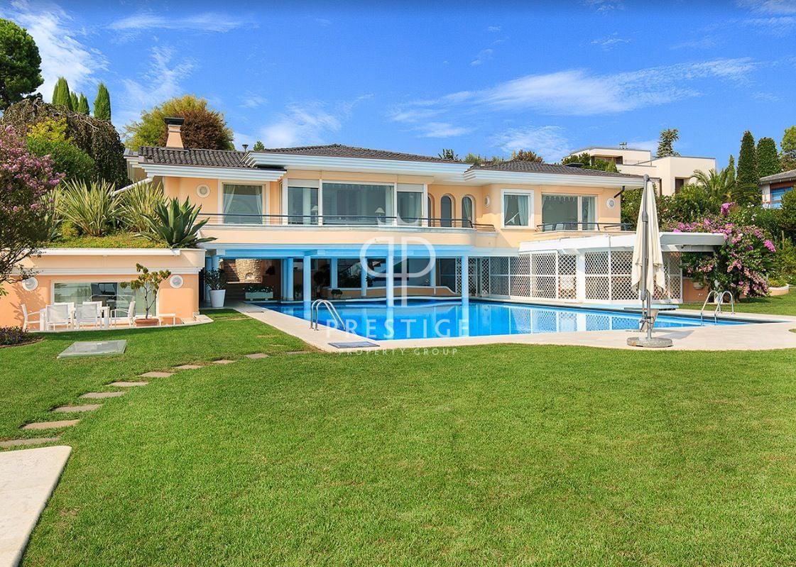 7 غرف نوم فيلا في Toscolano Maderno, Italy رقم 129462