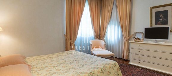 7 غرف نوم فيلا في Toscolano Maderno, Italy رقم 129462 24