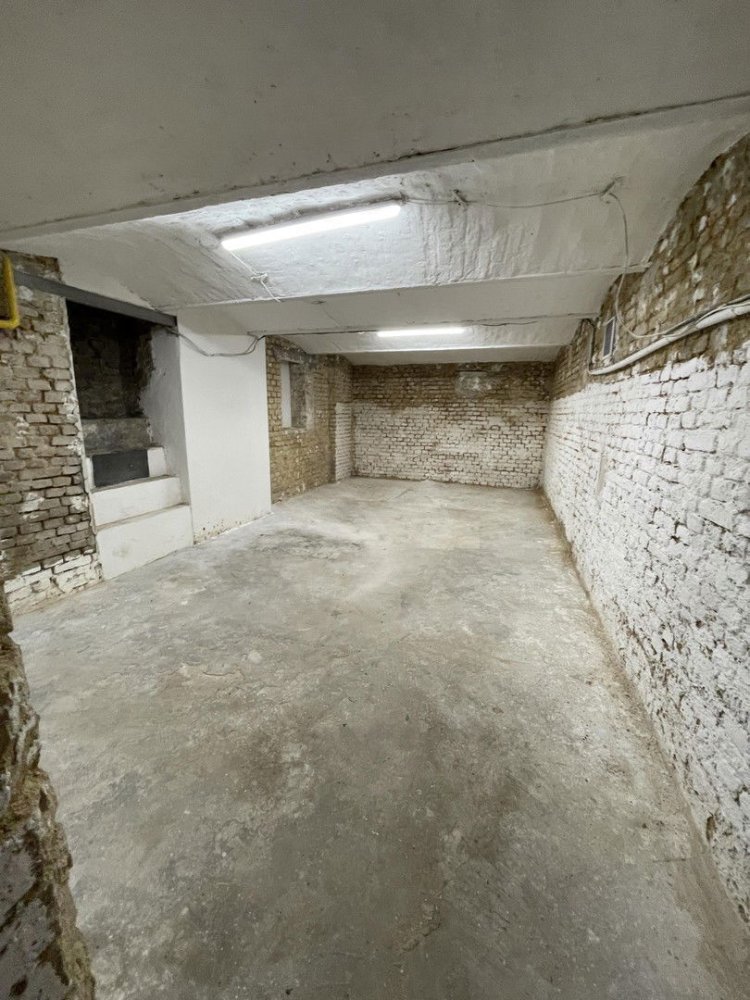 150m² Warehouse in Rudolfsheim-Funfhaus, Austria No. 205095