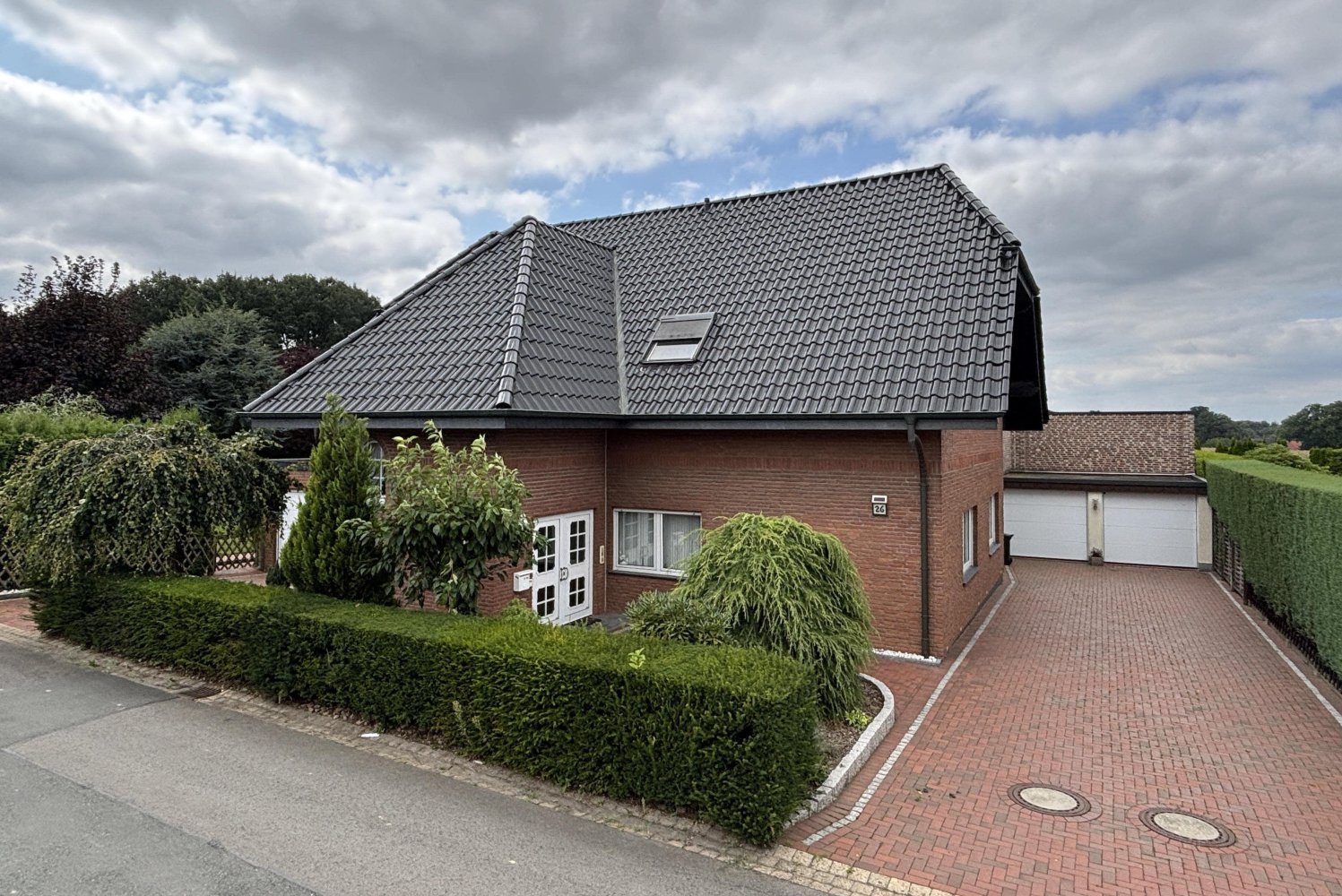 8 rooms Building in Herford, Germany No. 345576