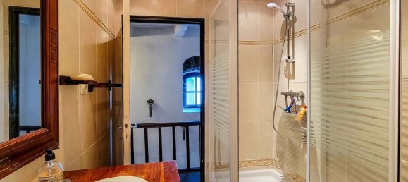 5 bedrooms House in Aveyron, France No. 338769 8