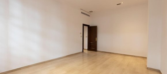 500m² Office in Granada, Spain No. 170913 33