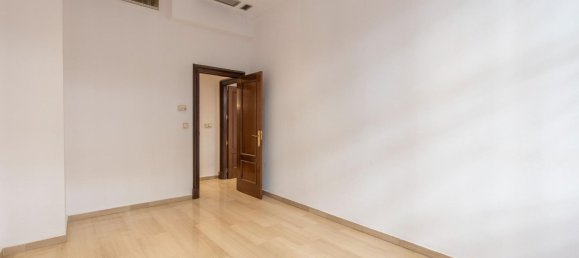 500m² Office in Granada, Spain No. 170913 23