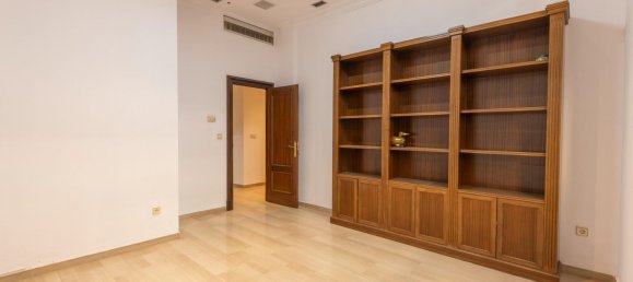 500m² Office in Granada, Spain No. 170913 25