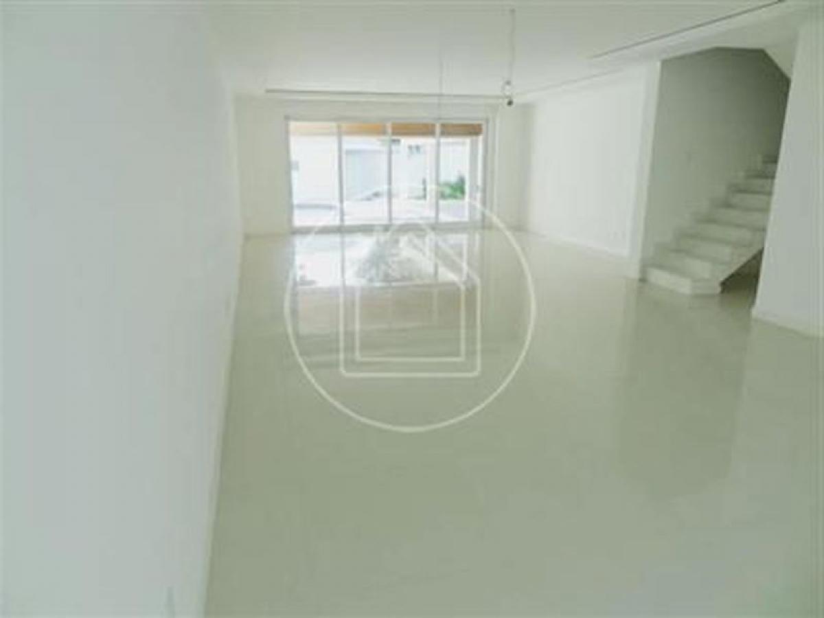 4 bedrooms House in Rio de Janeiro, Brazil No. 545335