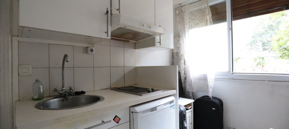 Studio in Clamart, France No. 168226 3