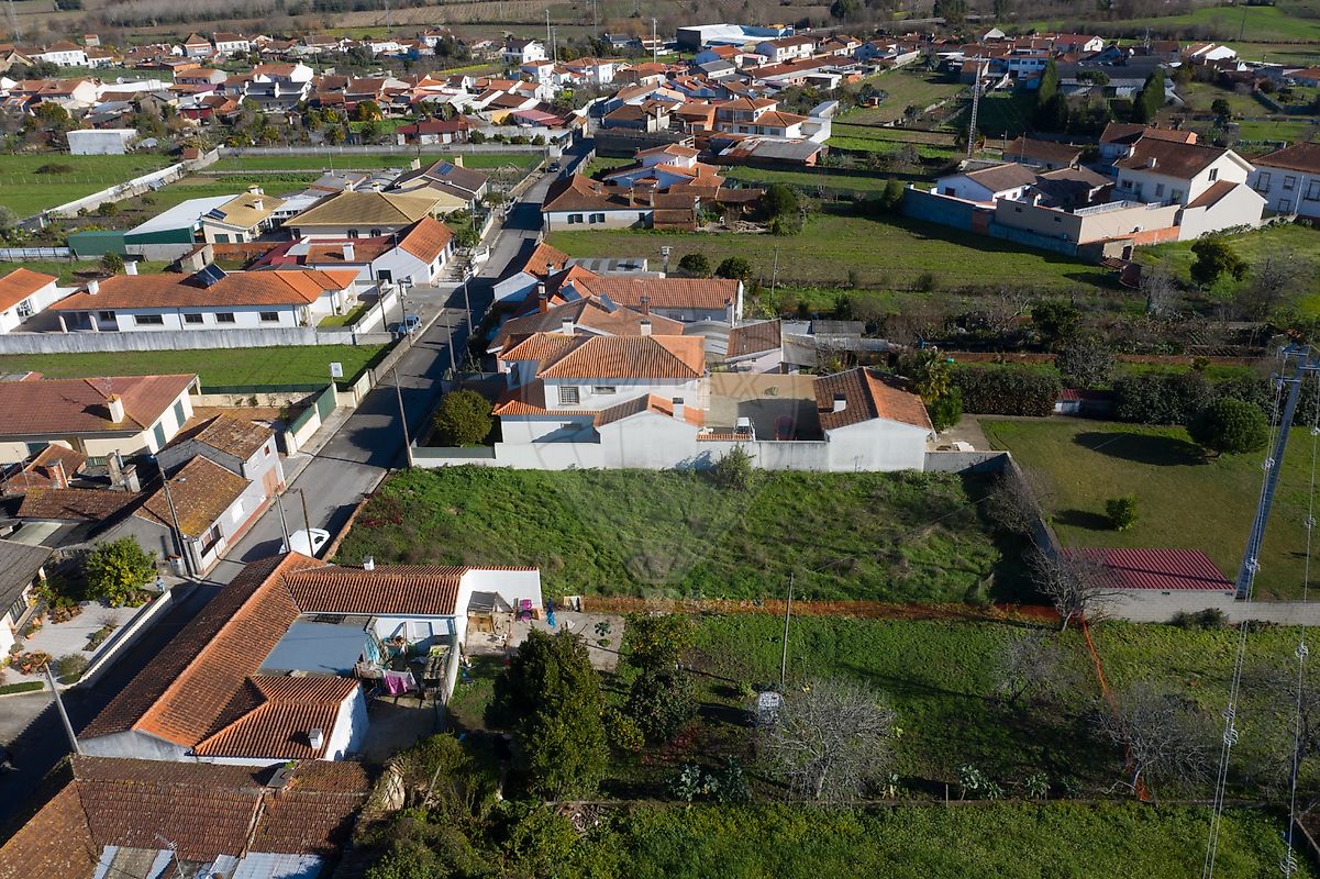  Land in Aveiro, Portugal No. 30074