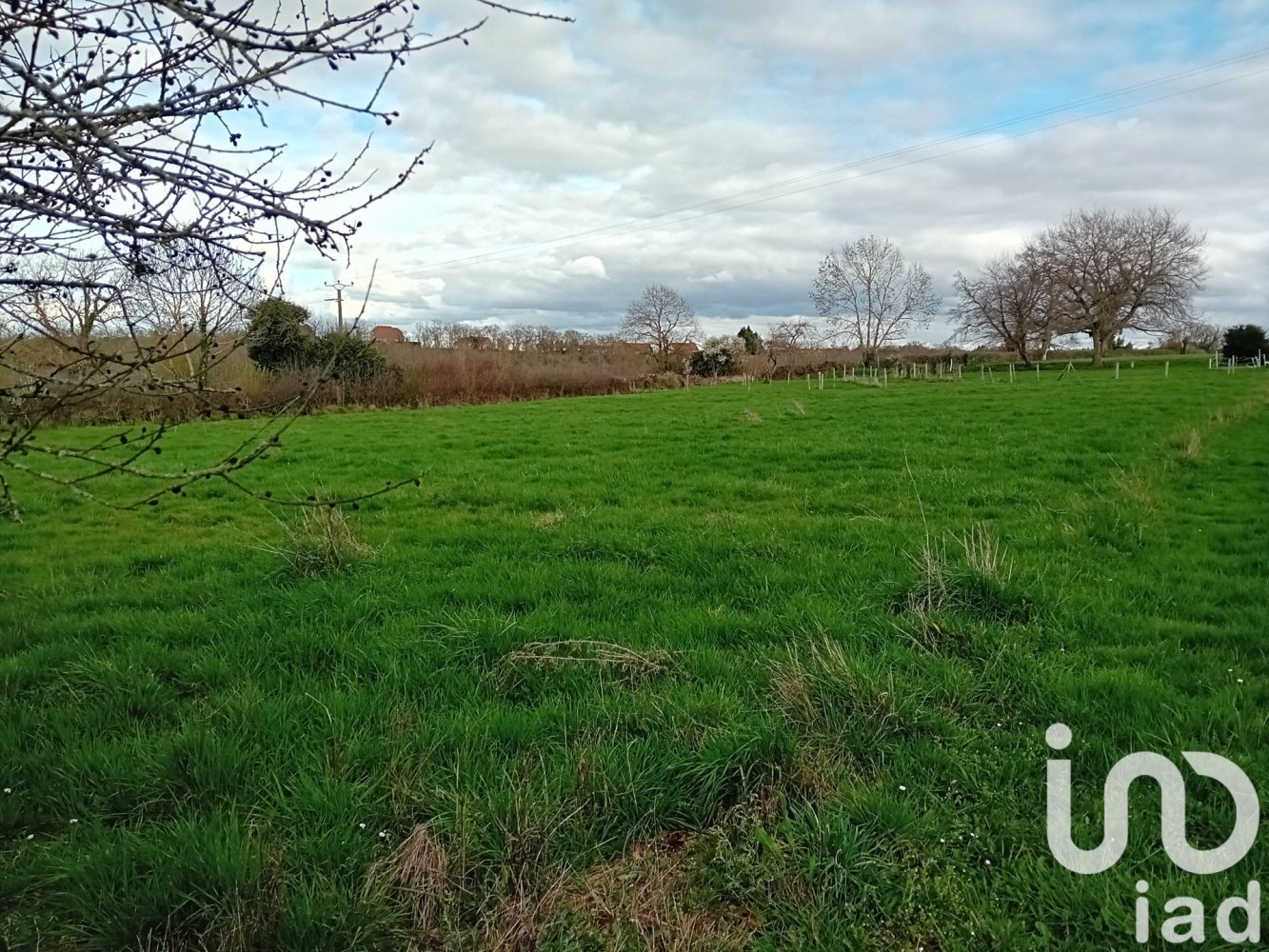  Land in Neris-les-Bains, France No. 59013