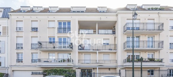 Apartamento de 2 dormitorios en Les Clayes-sous-Bois, France No. 193839 3