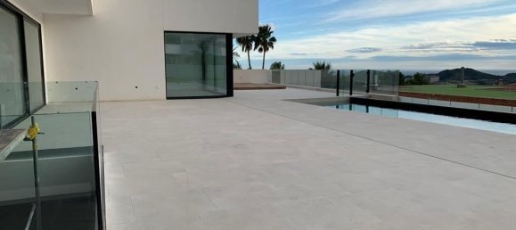 Villa de 4 dormitorios en Finestrat, Spain No. 12074 8