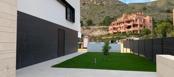 Villa de 4 dormitorios en Finestrat, Spain No. 12074 11