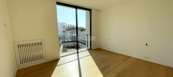 3 bedrooms Apartment in Porto, Portugal No. 44397 19