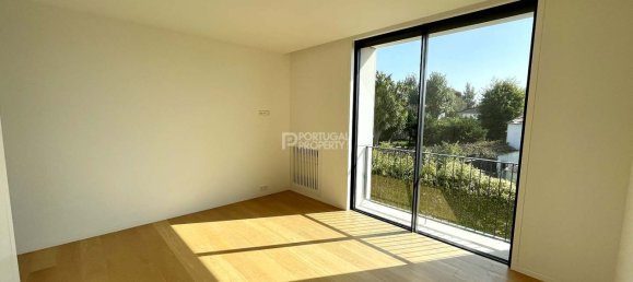 3 bedrooms Apartment in Porto, Portugal No. 44397 21
