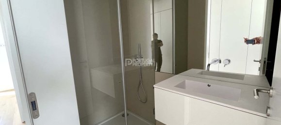 3 bedrooms Apartment in Porto, Portugal No. 44397 8