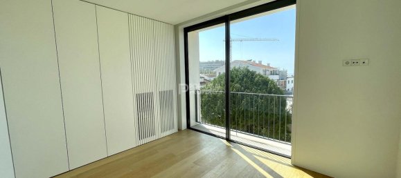 3 bedrooms Apartment in Porto, Portugal No. 44397 16