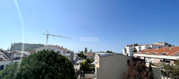 3 bedrooms Apartment in Porto, Portugal No. 44397 11