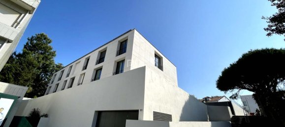 3 bedrooms Apartment in Porto, Portugal No. 44397 10