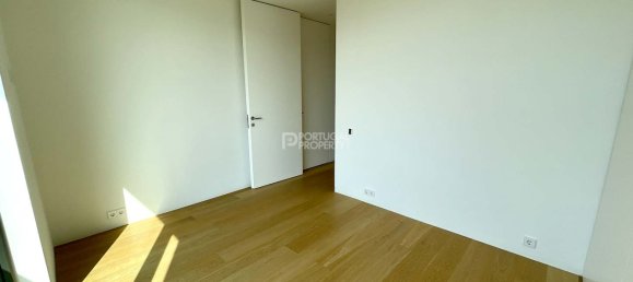 3 bedrooms Apartment in Porto, Portugal No. 44397 20