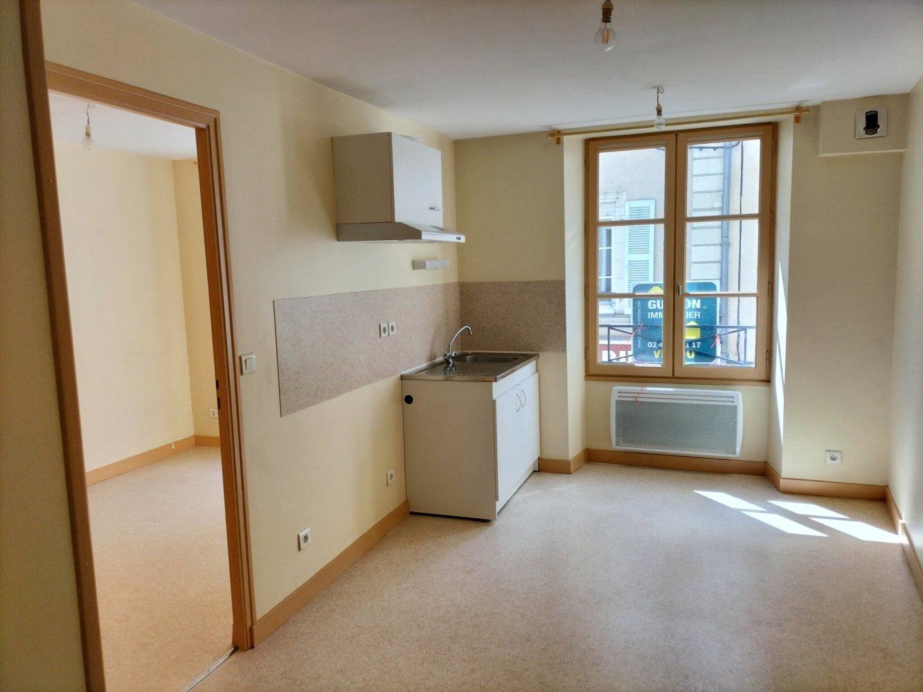 Квартира с 1 спальней в Лаваль, Франция № 357620