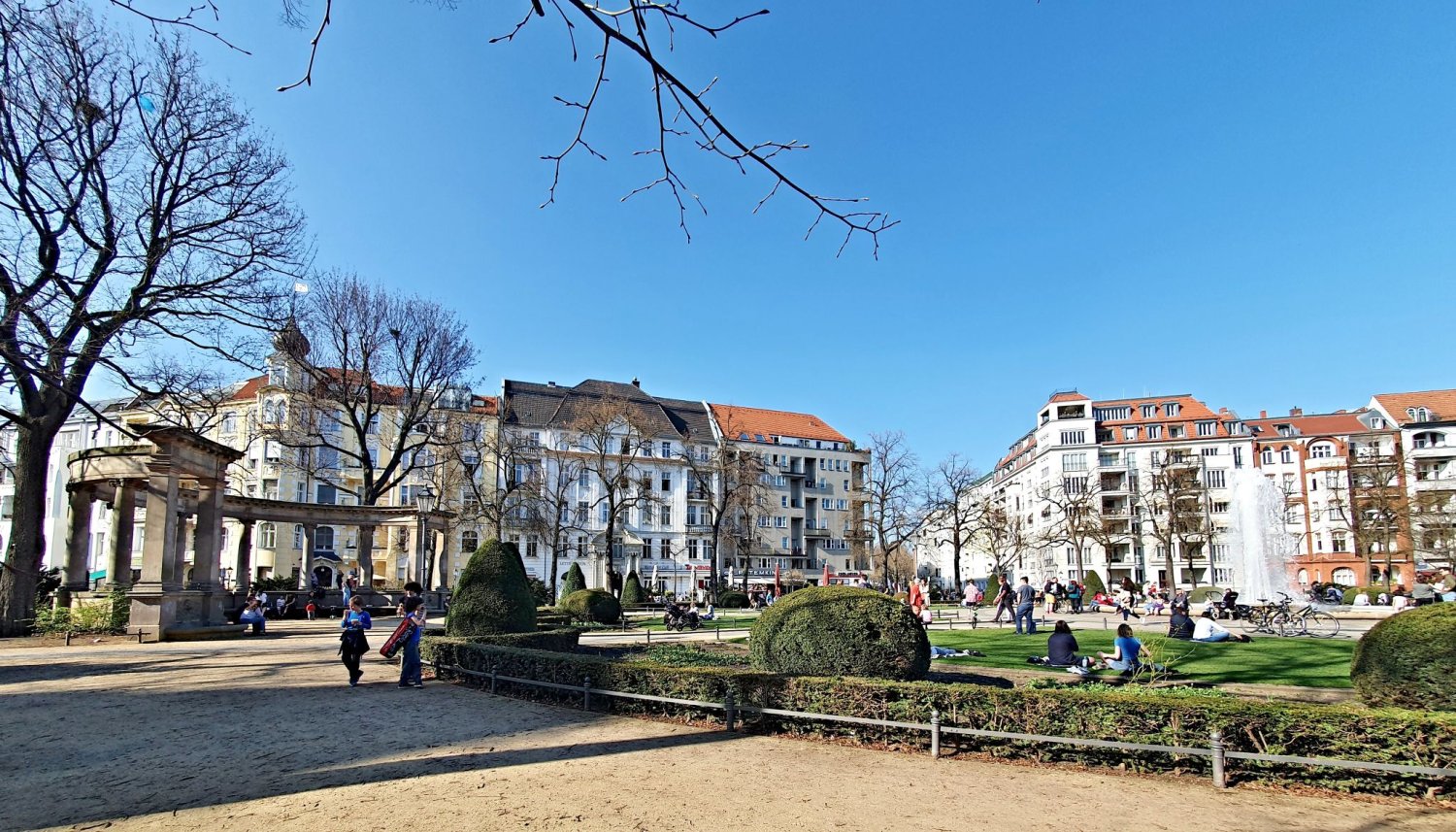 Квартира с 2 комнатами в Шёнеберг, Германия № 12876