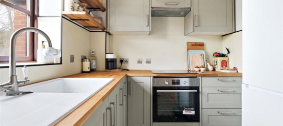 1 bedroom Apartment in Beckenham, United Kingdom No. 862 2