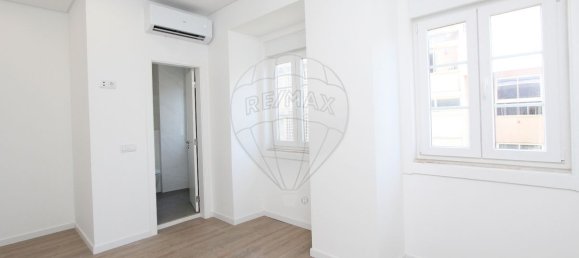 Apartamento de 2 dormitorios en Lisbon, Portugal No. 11810 19