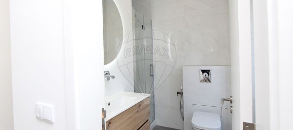 Apartamento de 2 dormitorios en Lisbon, Portugal No. 11810 21