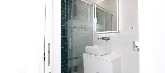 Apartamento de 2 dormitorios en Lisbon, Portugal No. 11810 12