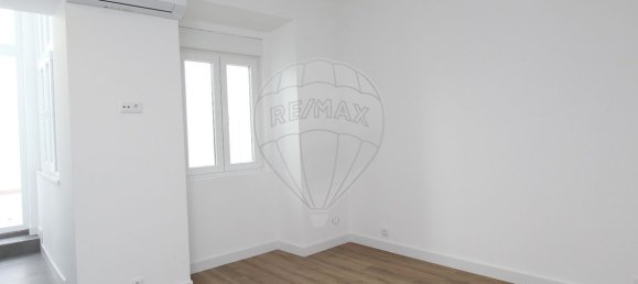 Apartamento de 2 dormitorios en Lisbon, Portugal No. 11810 23