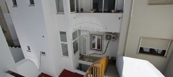 Apartamento de 2 dormitorios en Lisbon, Portugal No. 11810 28