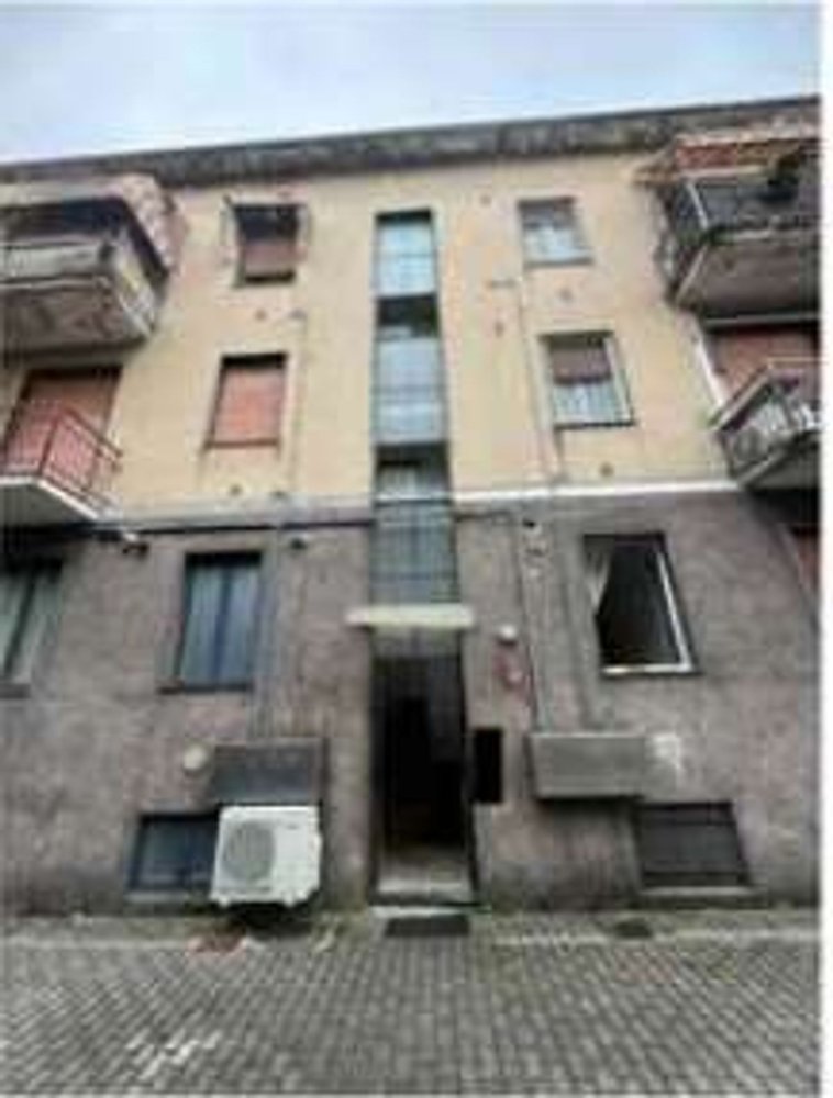 Apartamento de 2 habitaciónes en Saronno, Italy No. 94212