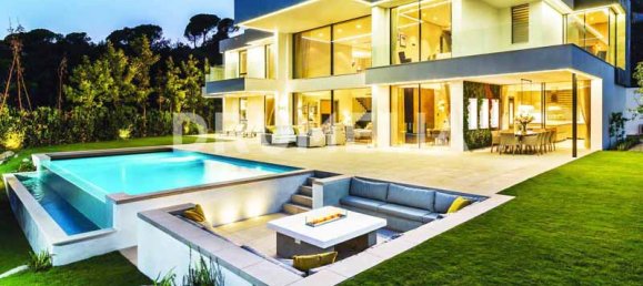 7 bedrooms Villa in Shakhbout City, UAE No. 8031 7