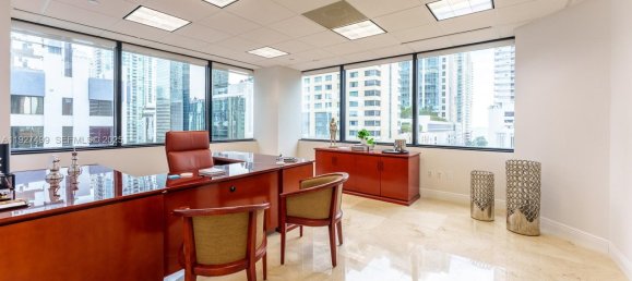terreno en venta en Miami, Miami-Dade, Florida, USA № 614762 10