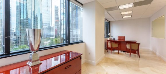 terreno en venta en Miami, Miami-Dade, Florida, USA № 614762 8